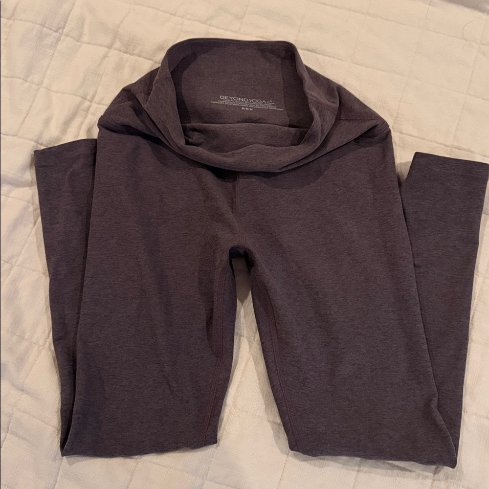 Beyond Yoga Gray/Brown Leggings